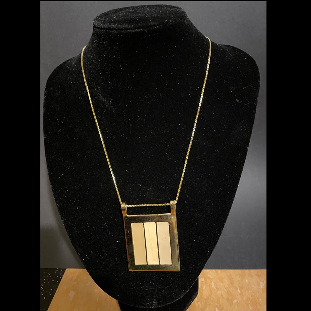 Accessocraft Modernist Pendant Necklace